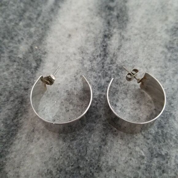 Vintage Wide Silver Tone 1 Inch Hoop Earrings, Polished, Estate - Picture 2 of 4